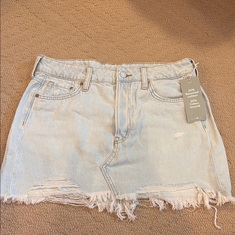 NWT H&M Light Blue Distressed Denim Skirt